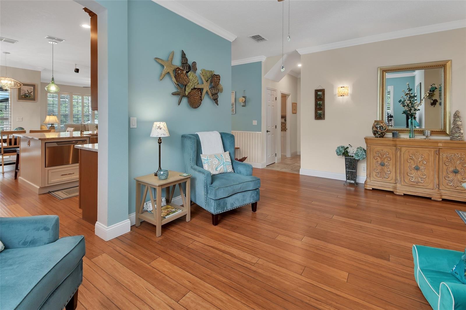 Image 24 of 75 For 103 Ridgeway Boulevard