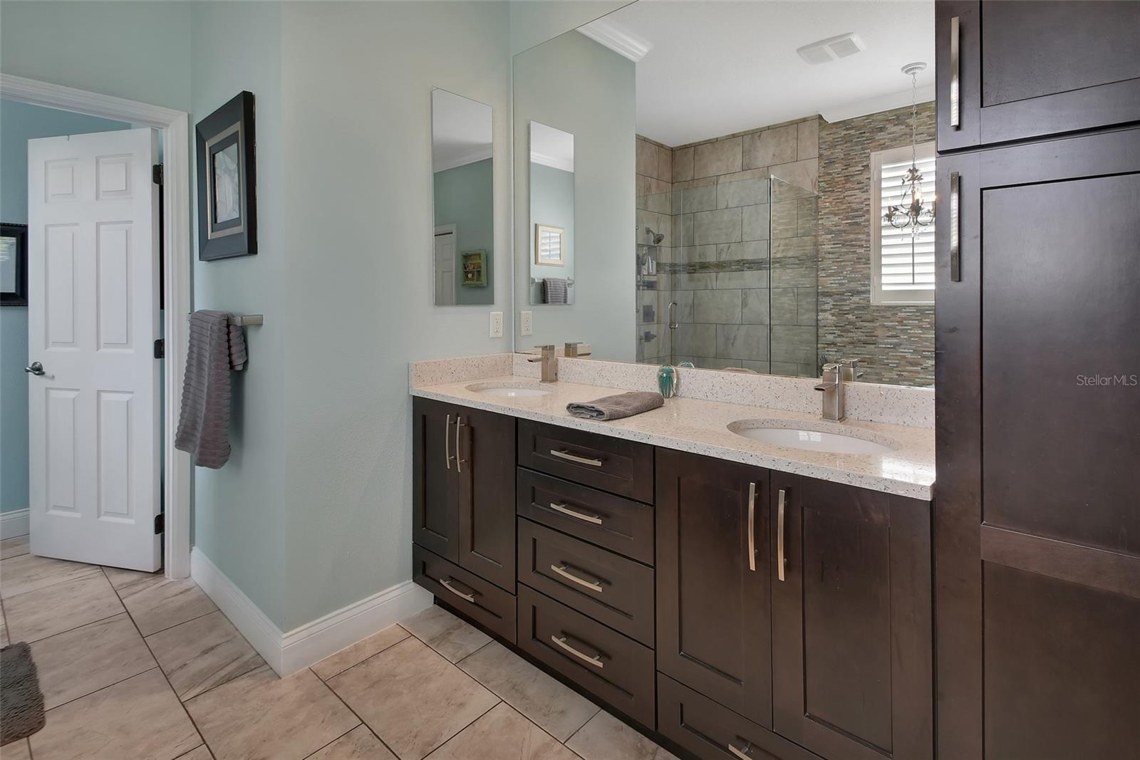 Image 33 of 75 For 103 Ridgeway Boulevard