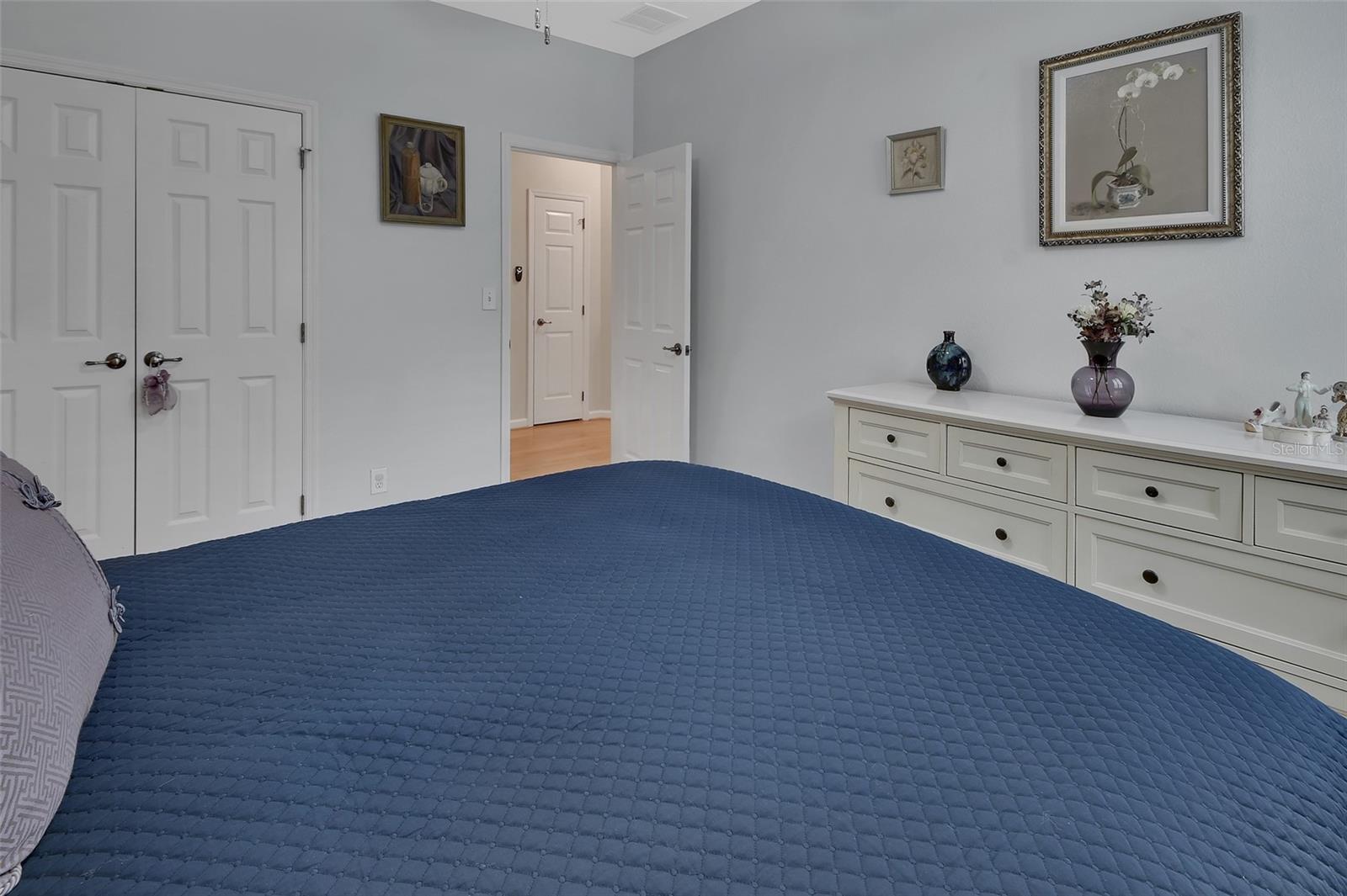 Image 39 of 75 For 103 Ridgeway Boulevard