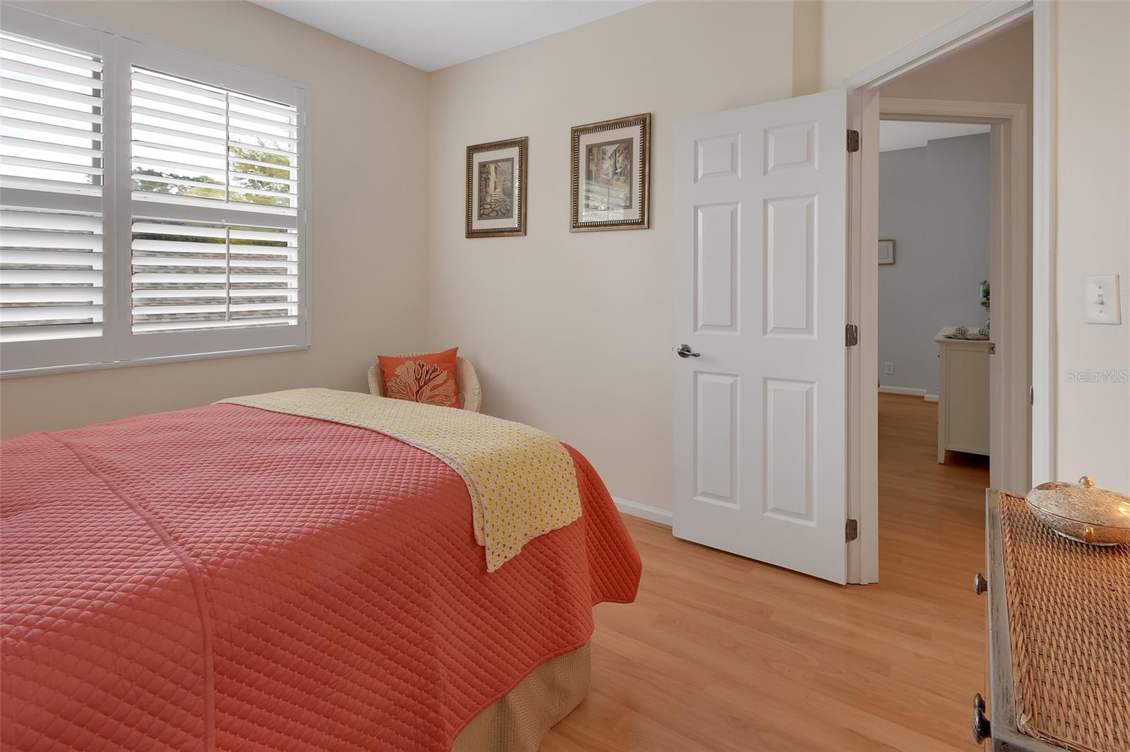 Image 43 of 75 For 103 Ridgeway Boulevard