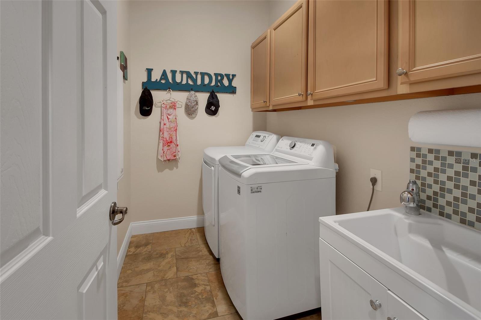 Image 46 of 75 For 103 Ridgeway Boulevard