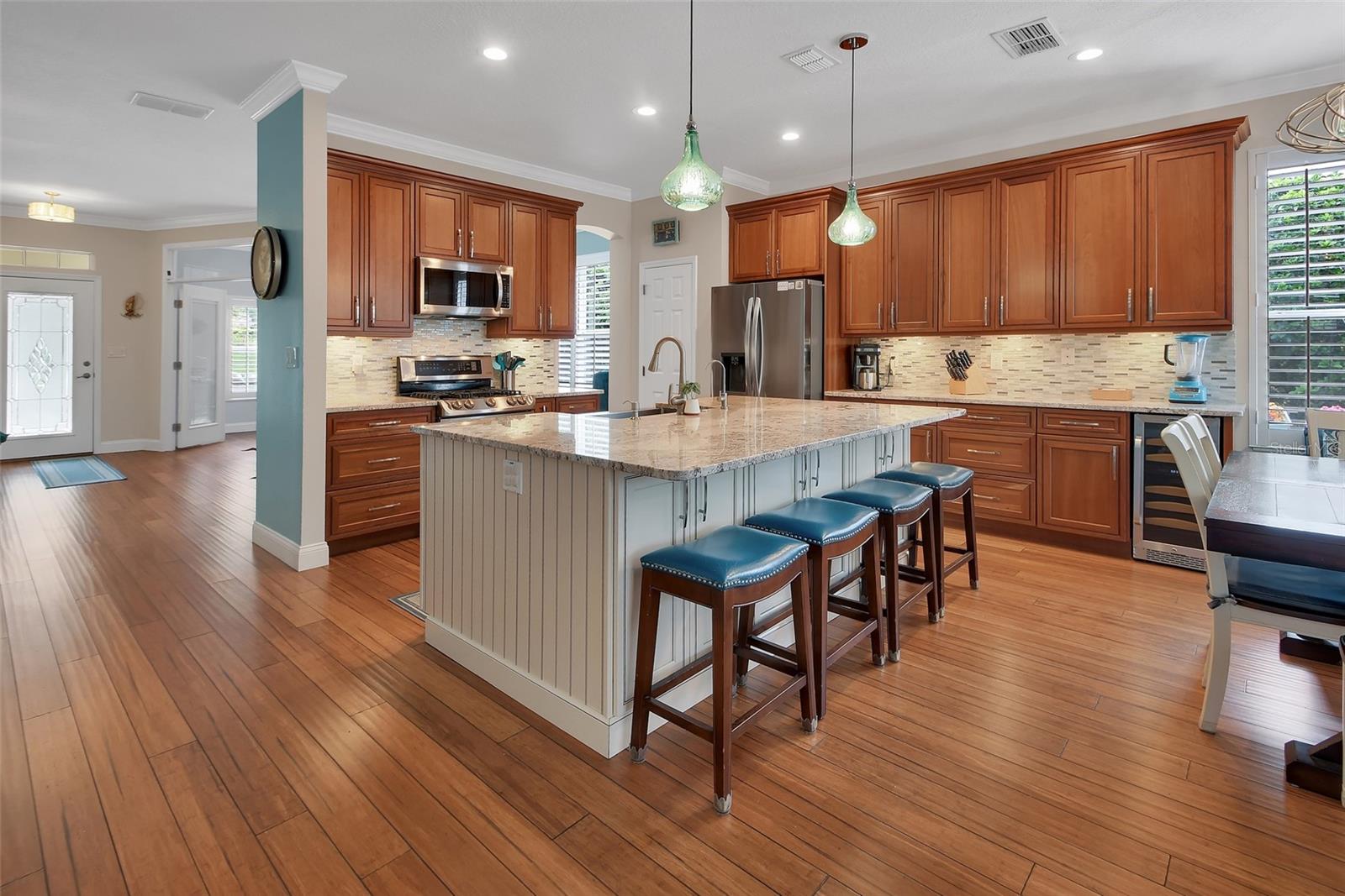 Image 9 of 75 For 103 Ridgeway Boulevard