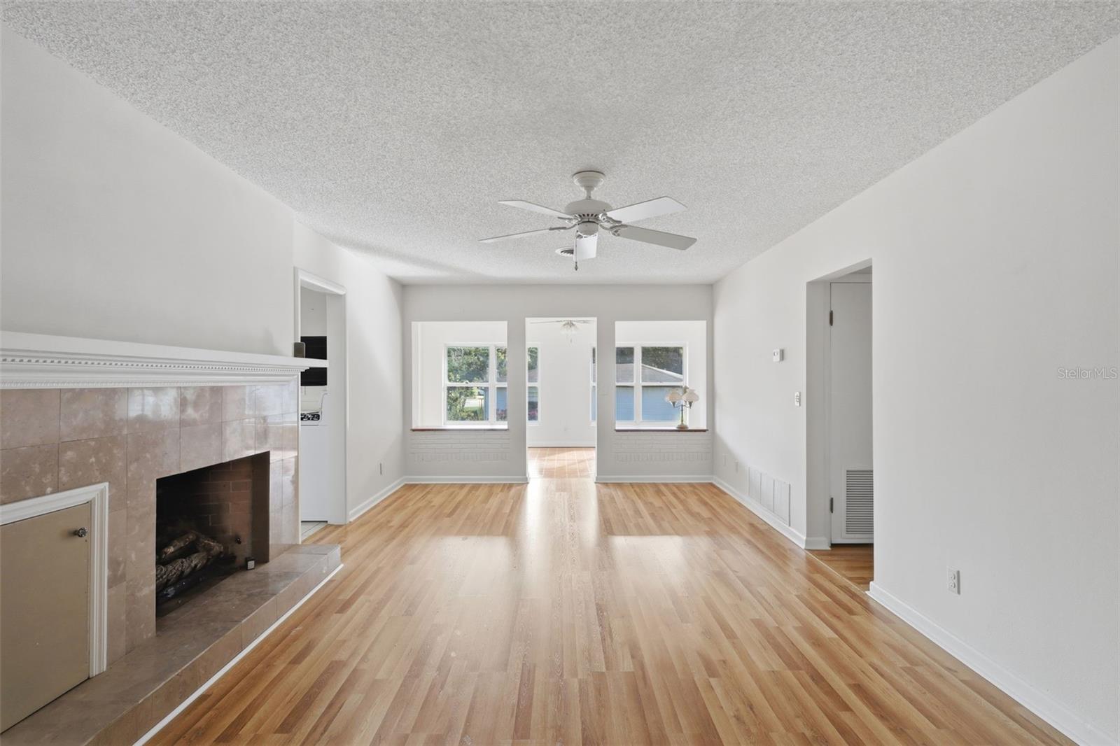 Image 16 of 54 For 3335 Grand Avenue