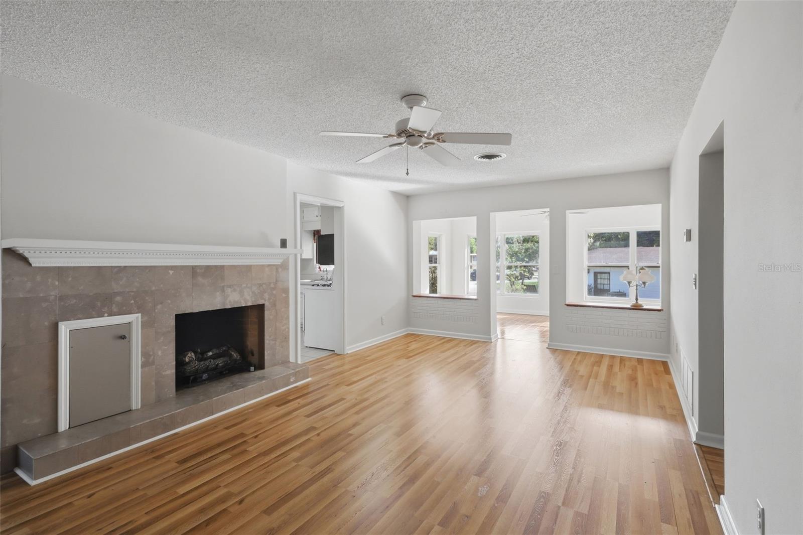 Image 17 of 54 For 3335 Grand Avenue