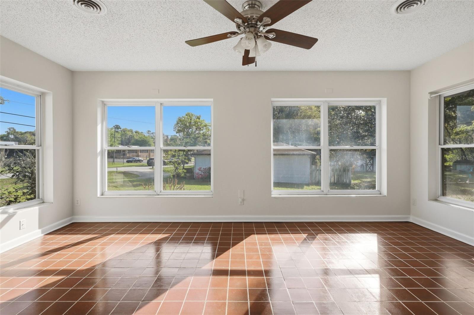 Image 19 of 54 For 3335 Grand Avenue