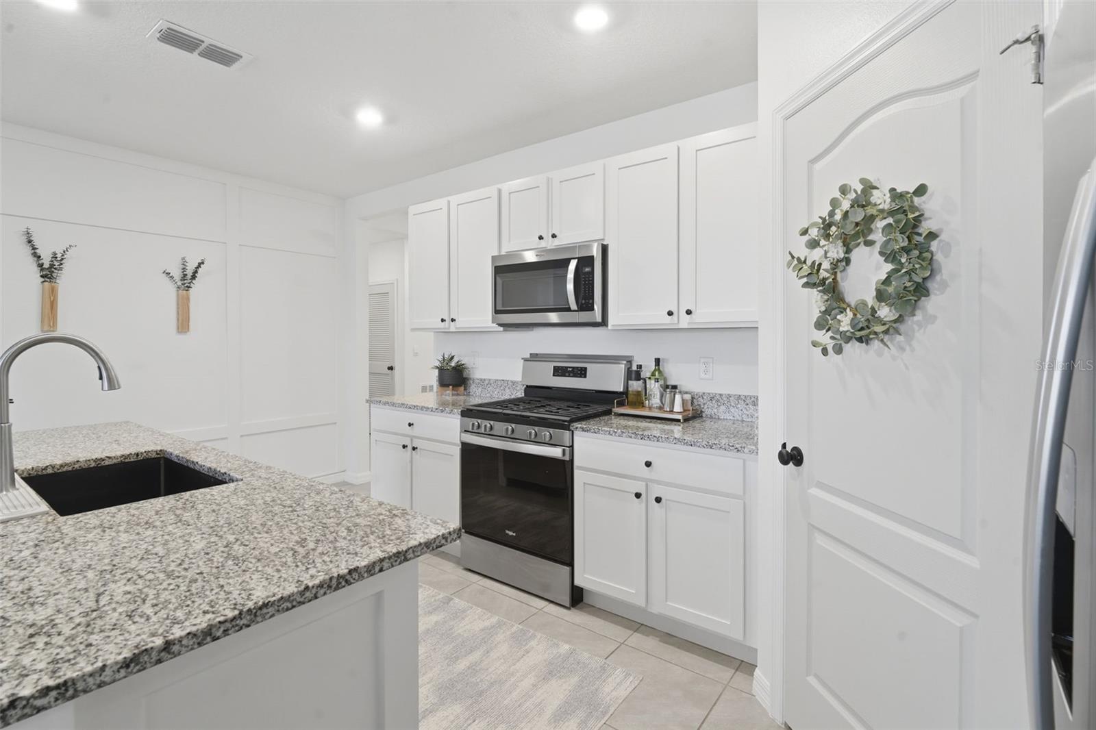 Image 25 of 46 For 599 Lazio Circle