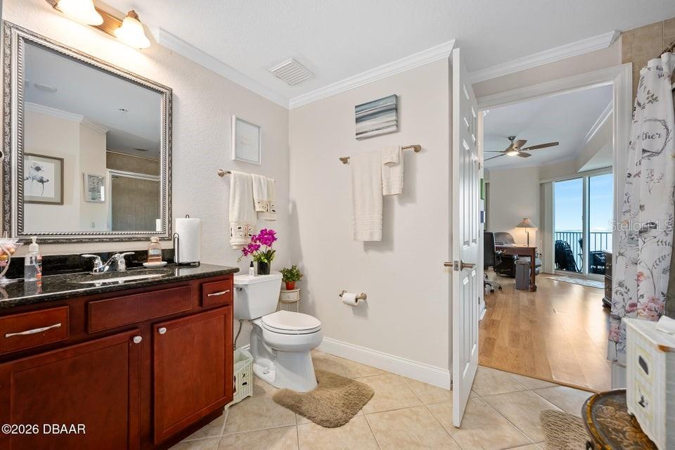 Image 22 of 37 For 2801 Ridgewood Avenue 712