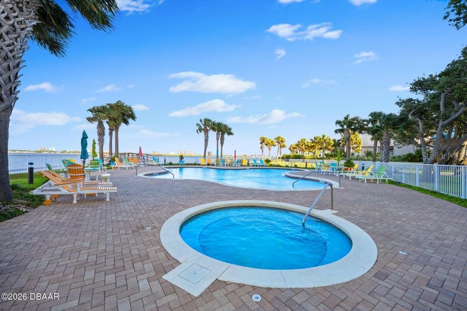 Image 30 of 37 For 2801 Ridgewood Avenue 712