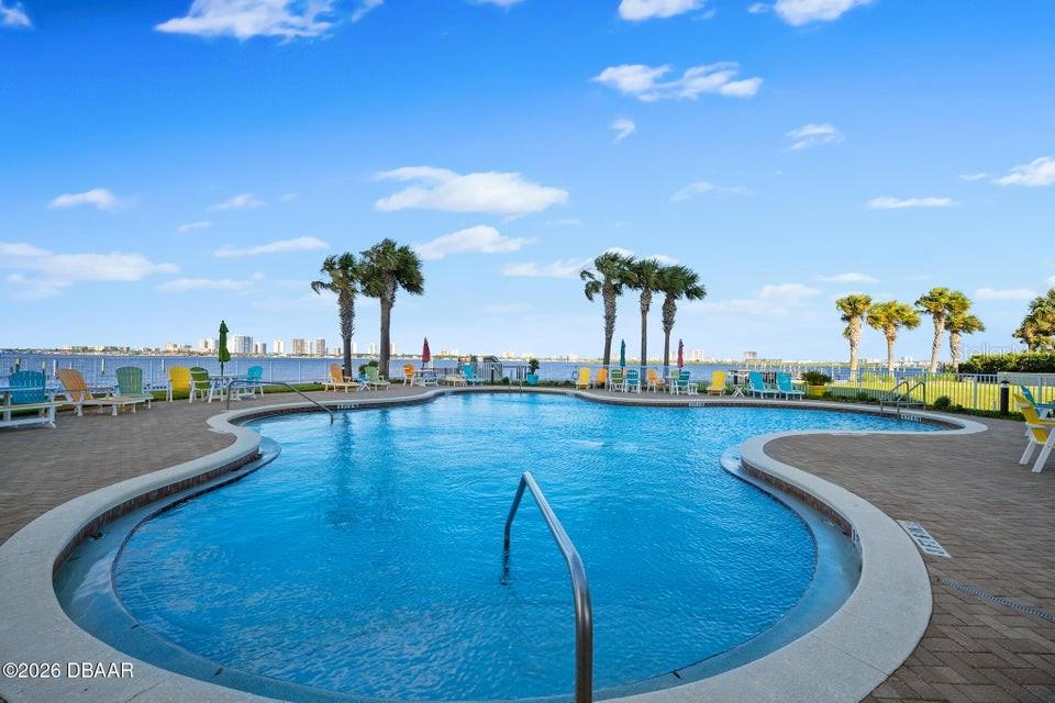 Image 31 of 37 For 2801 Ridgewood Avenue 712