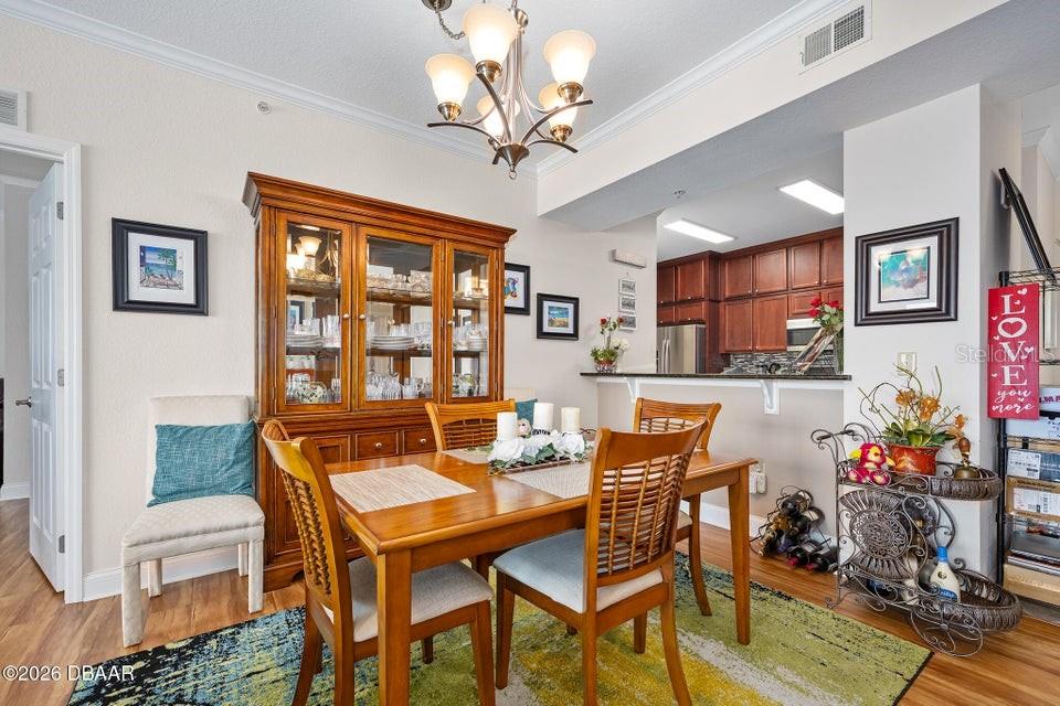 Image 8 of 37 For 2801 Ridgewood Avenue 712