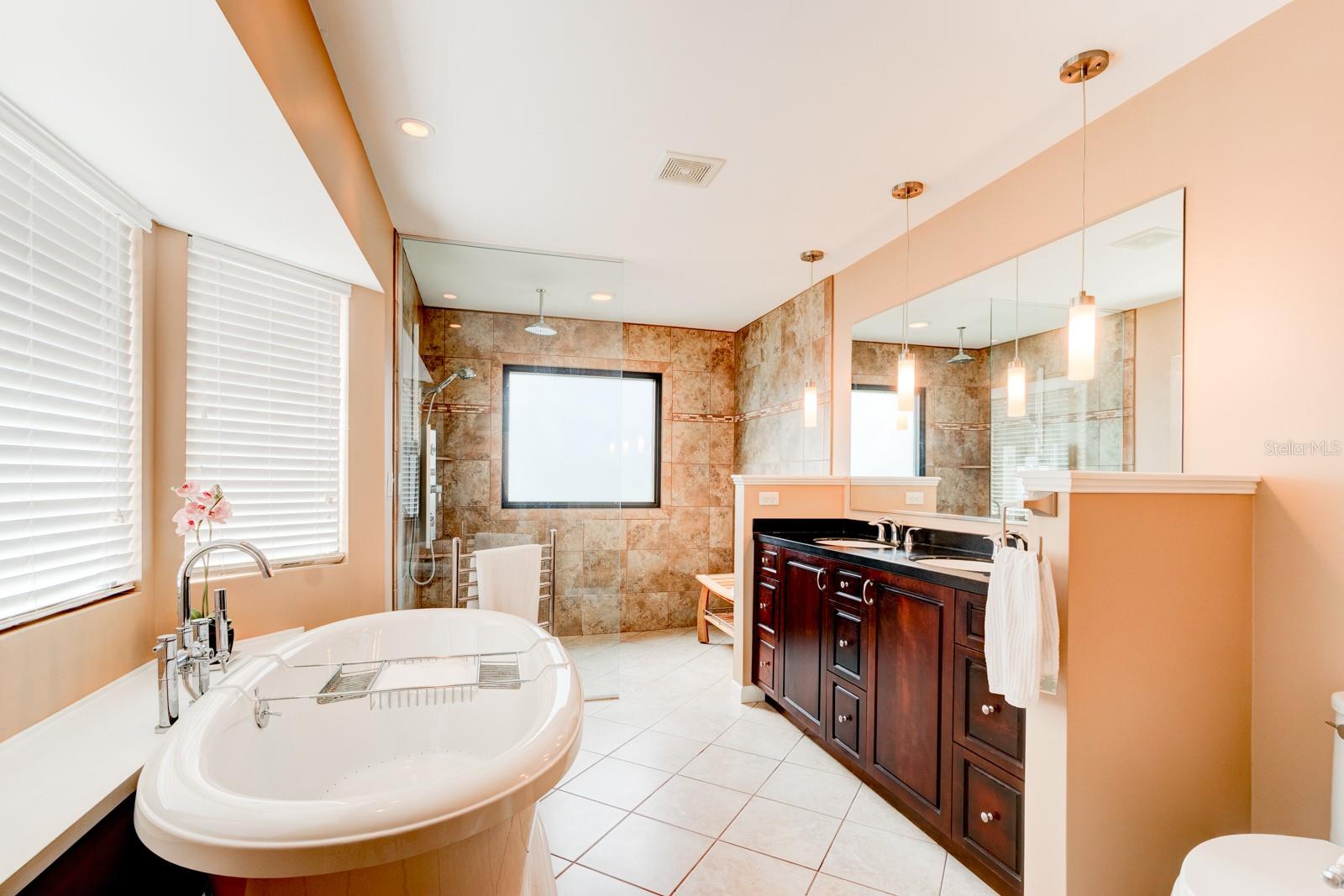 Image 10 of 19 For 931 Northbrook Drive