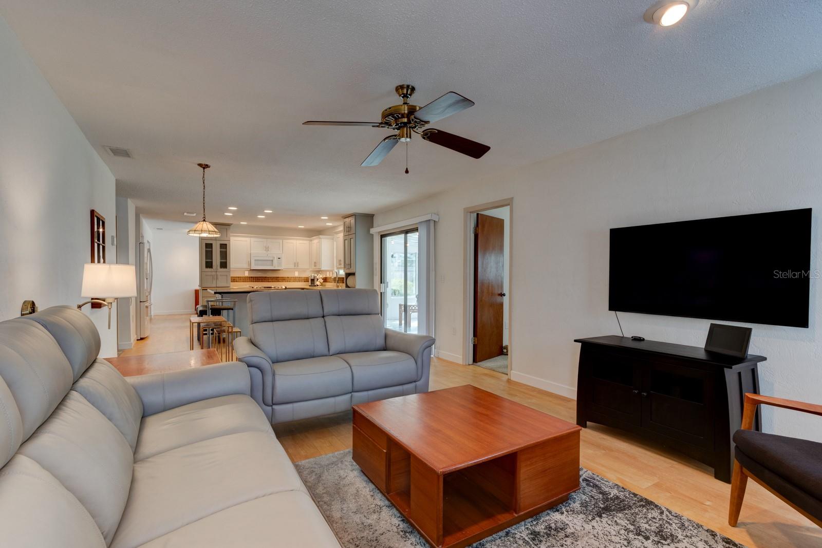 Image 13 of 19 For 931 Northbrook Drive