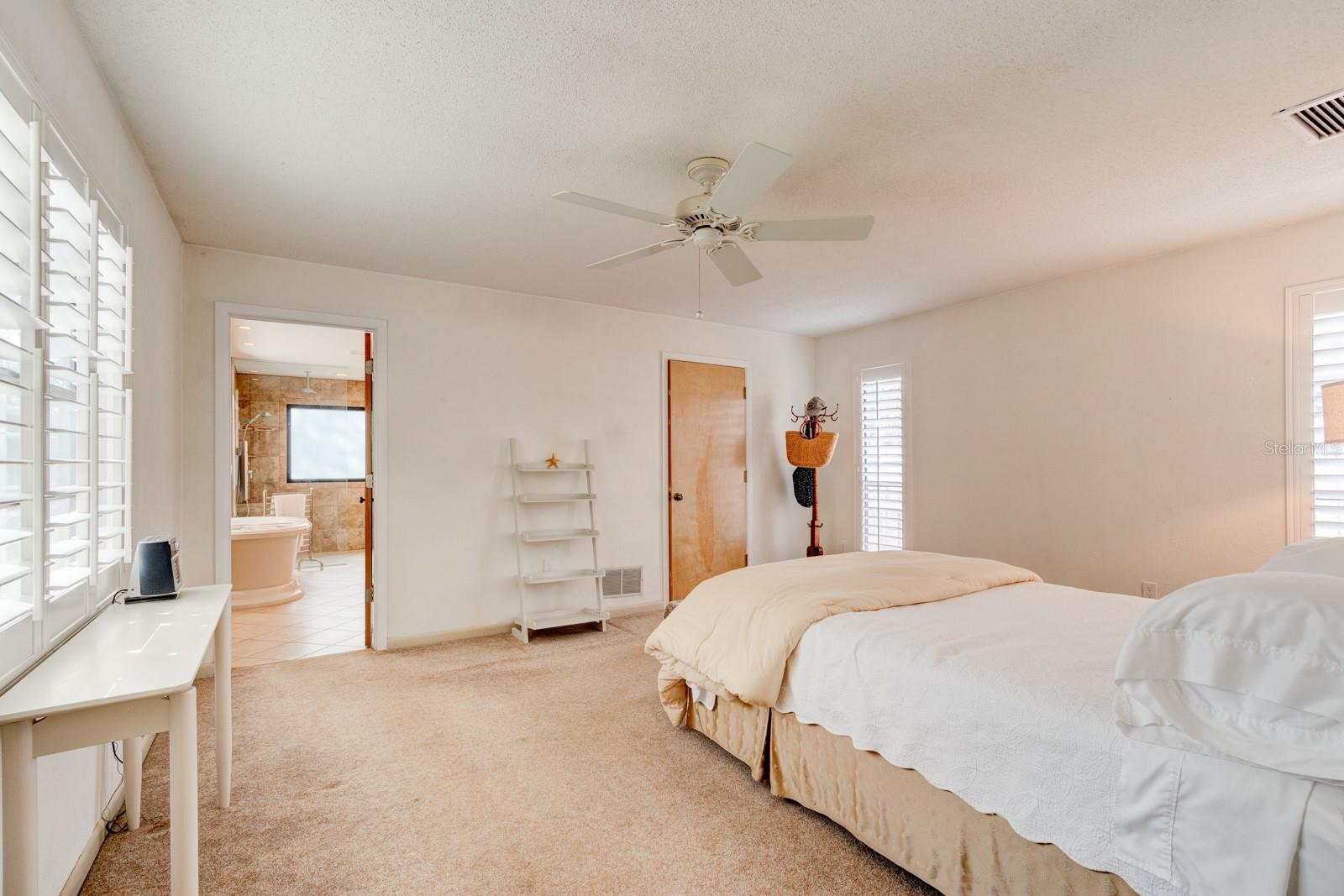 Image 14 of 19 For 931 Northbrook Drive