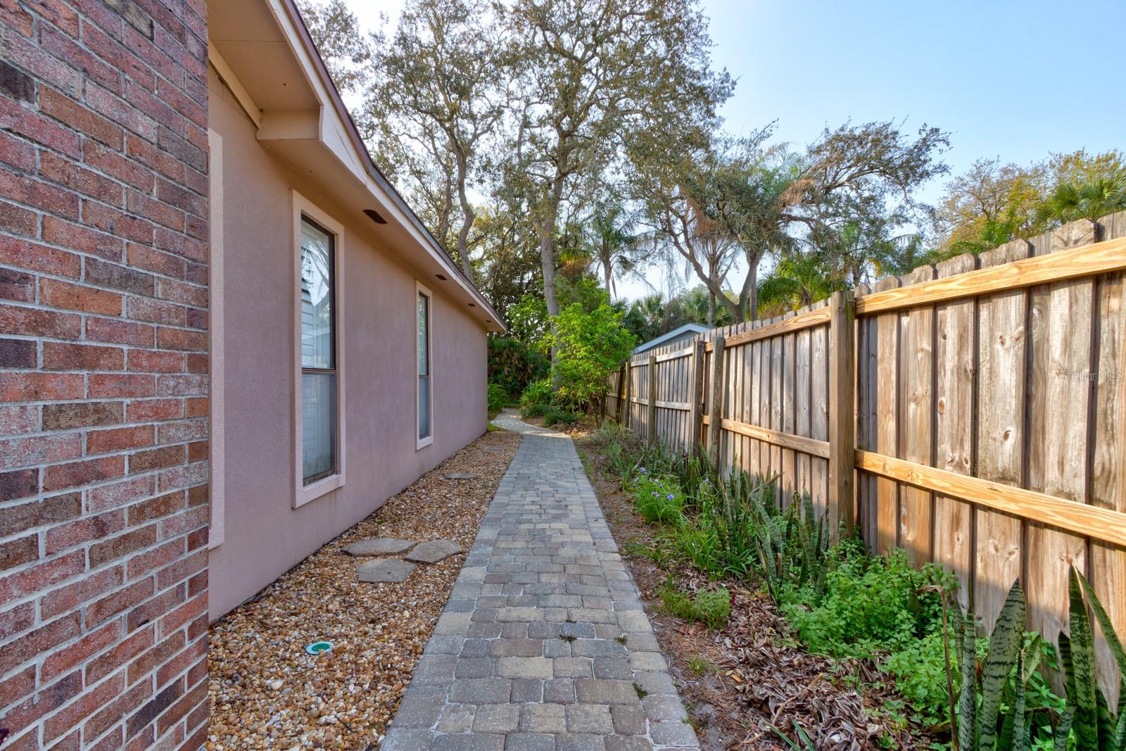 Image 19 of 19 For 931 Northbrook Drive