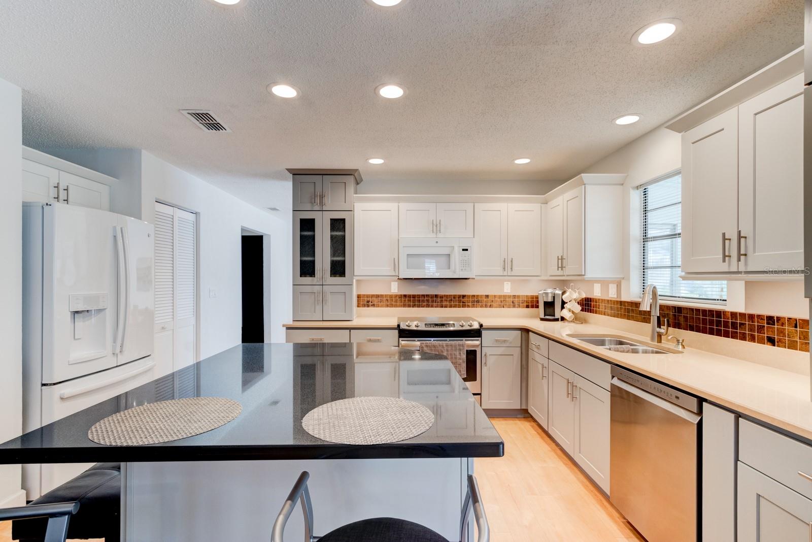 Image 2 of 19 For 931 Northbrook Drive