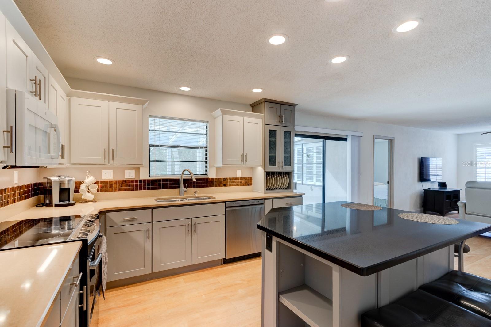 Image 3 of 19 For 931 Northbrook Drive