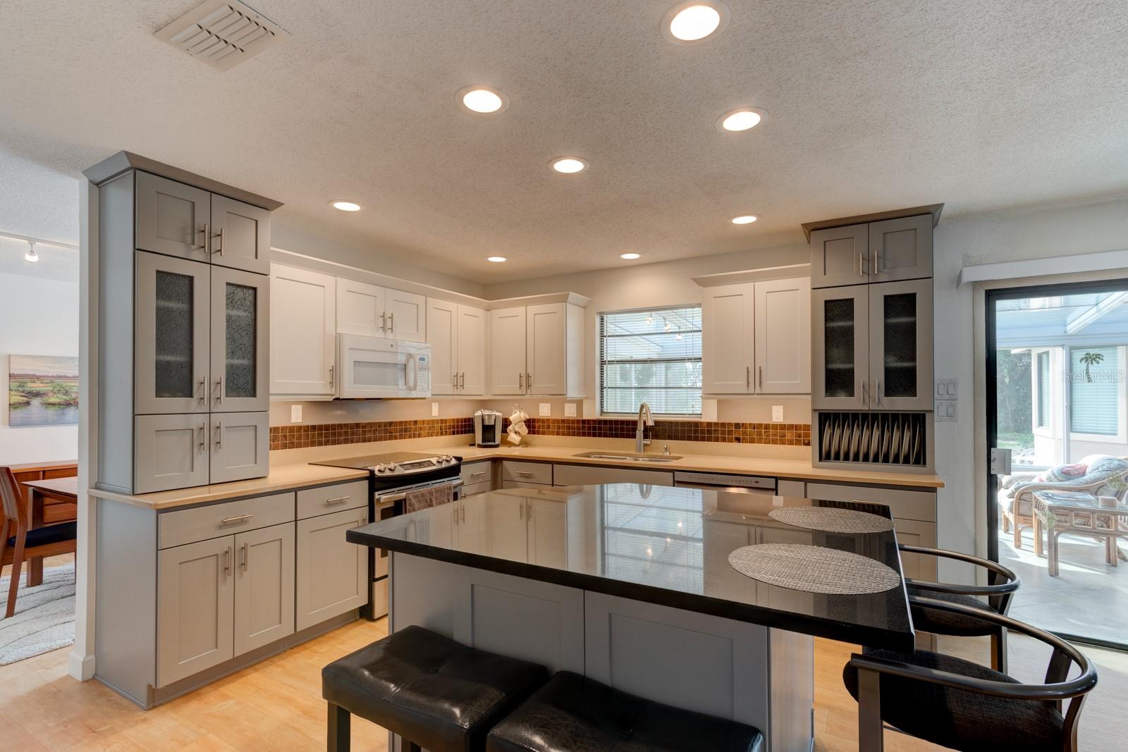 Image 4 of 19 For 931 Northbrook Drive