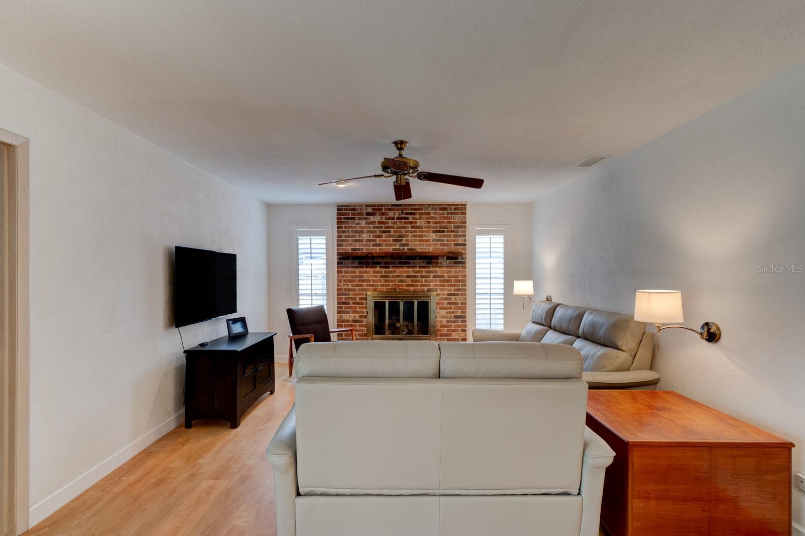 Image 5 of 19 For 931 Northbrook Drive