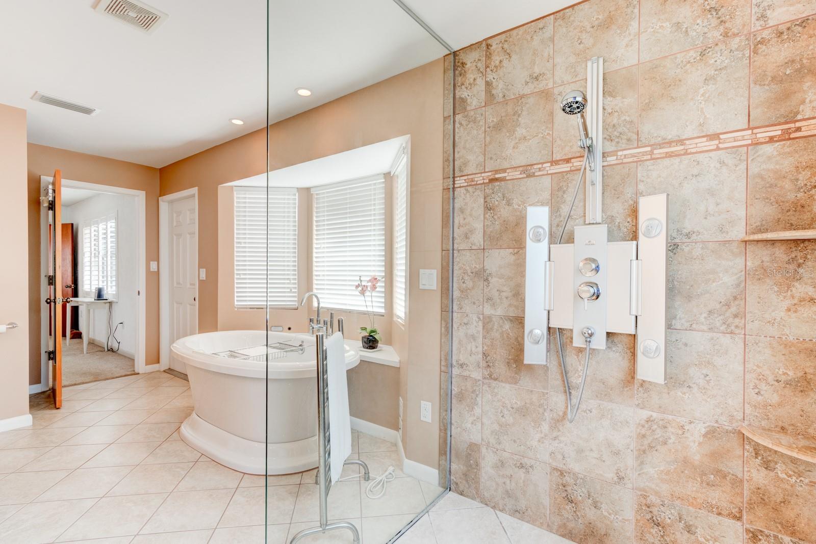 Image 8 of 19 For 931 Northbrook Drive