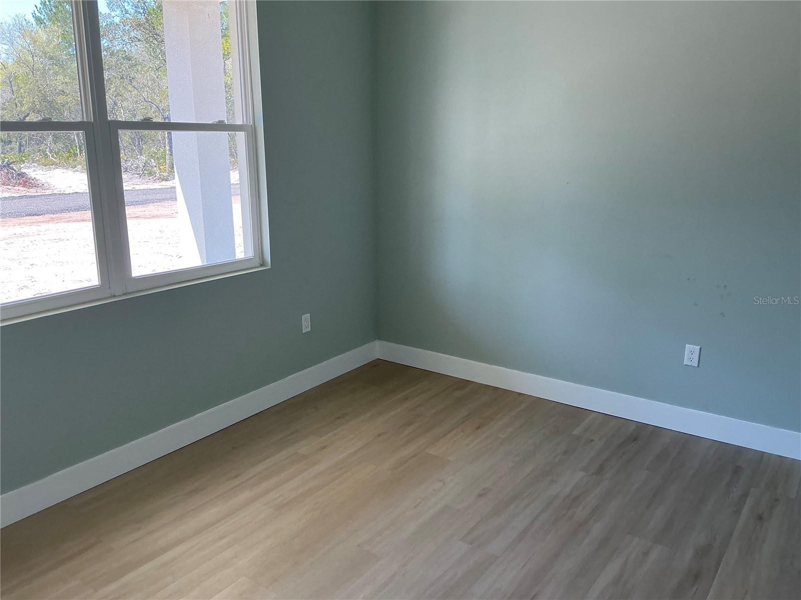 Image 17 of 28 For 2410 Lake Tiny Road