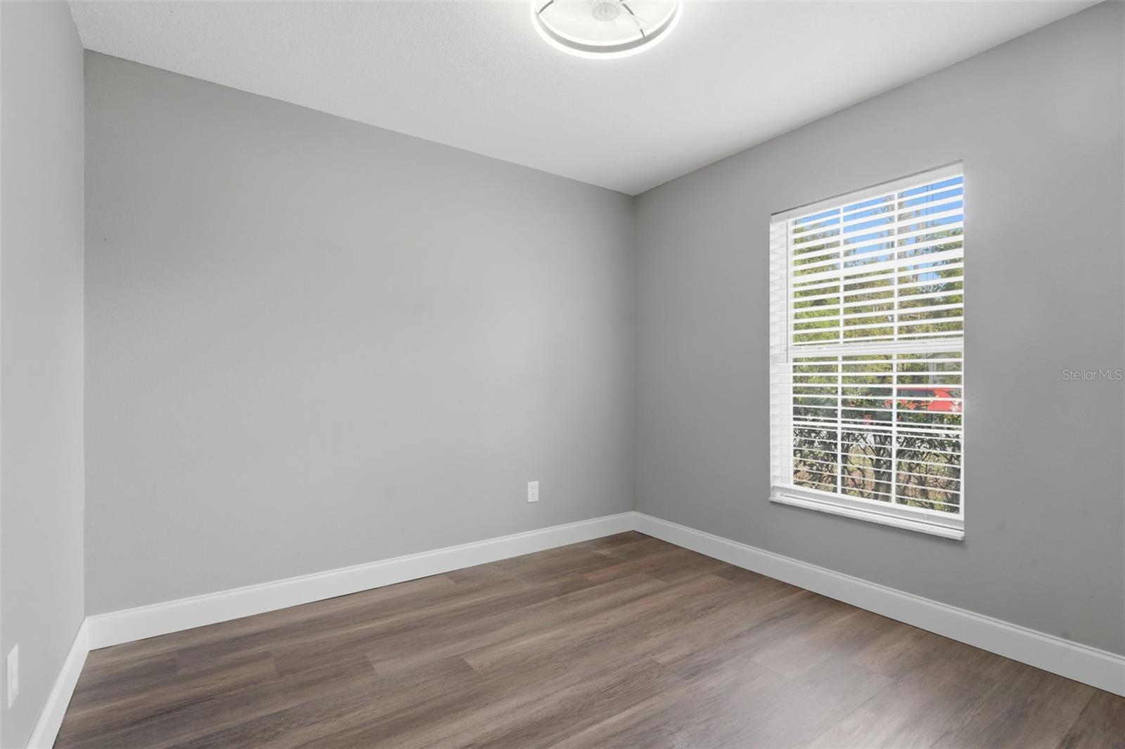 Image 21 of 25 For 205 Sparkman Avenue