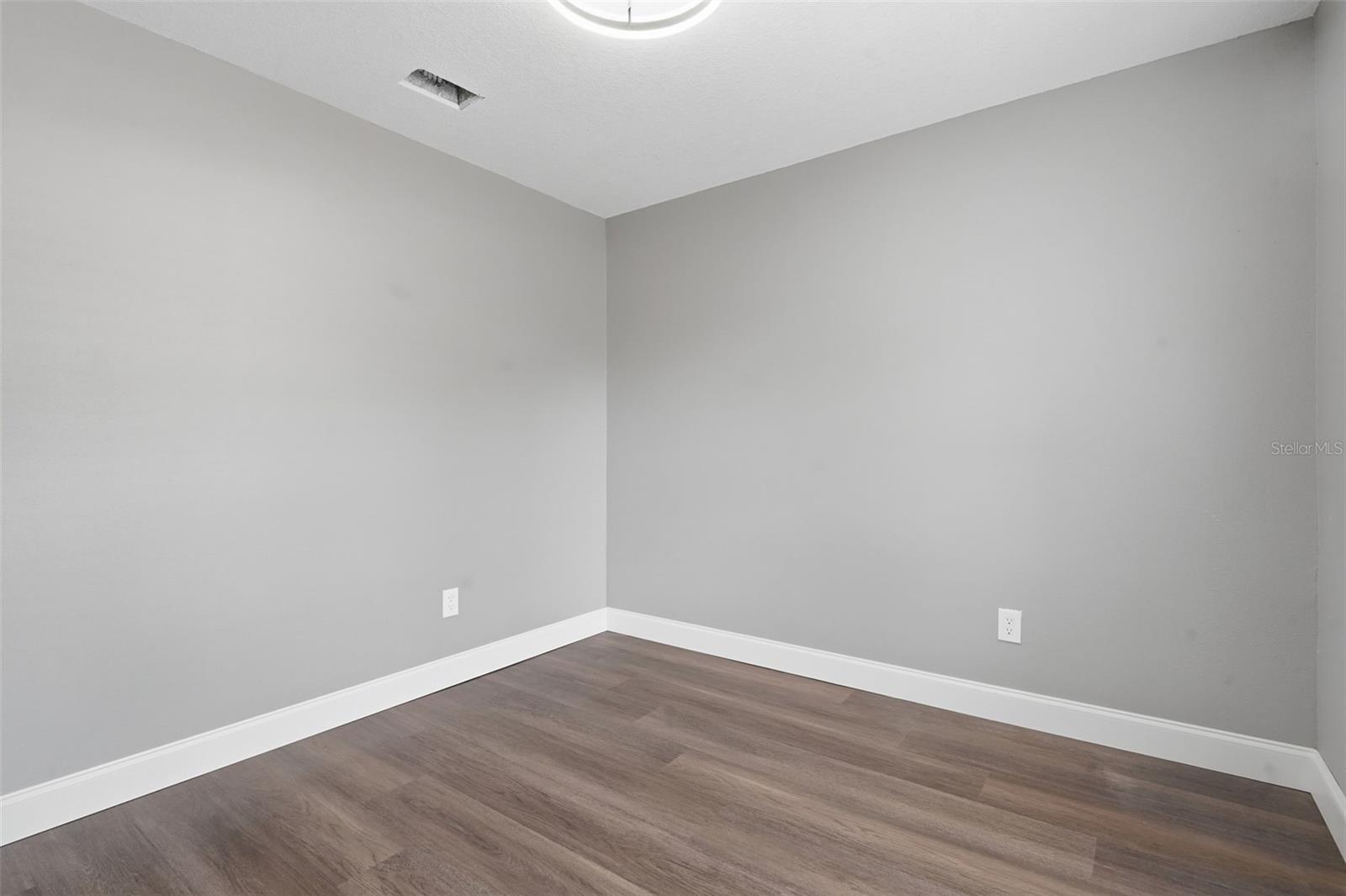 Image 22 of 25 For 205 Sparkman Avenue