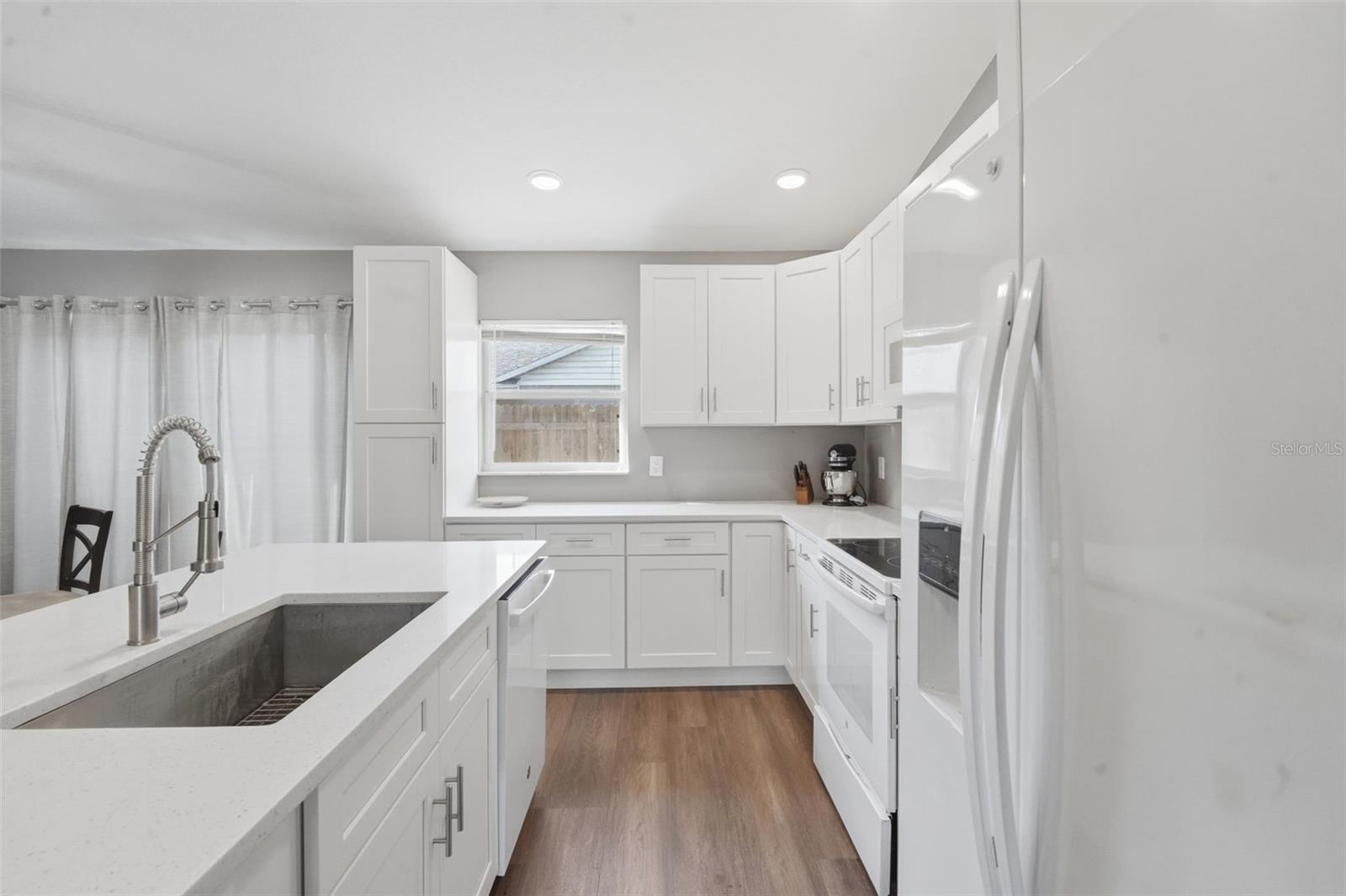 Image 7 of 25 For 205 Sparkman Avenue