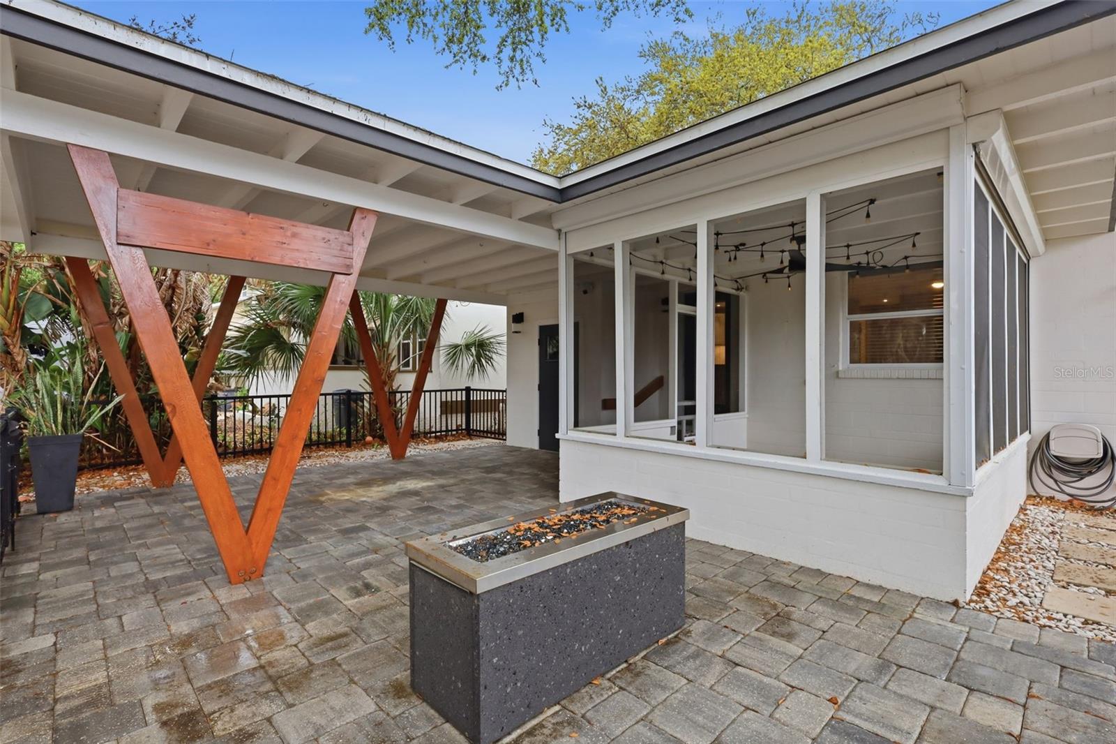 Image 11 of 32 For 306 Pine Street