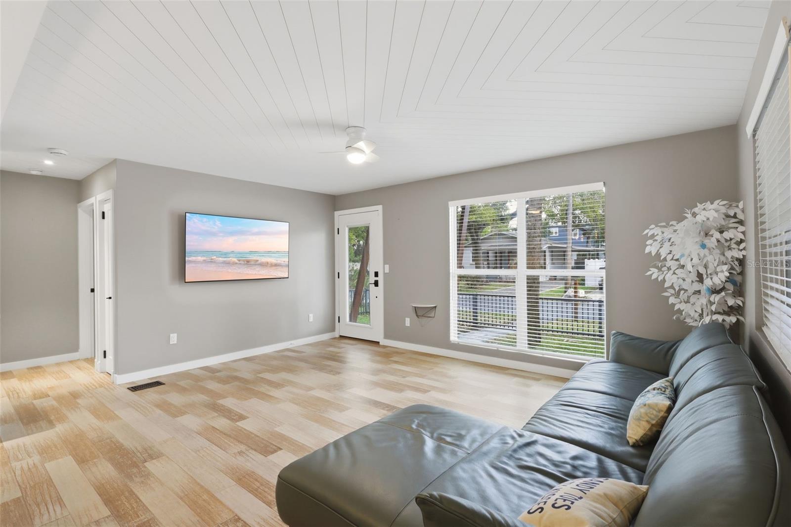 Image 15 of 32 For 306 Pine Street