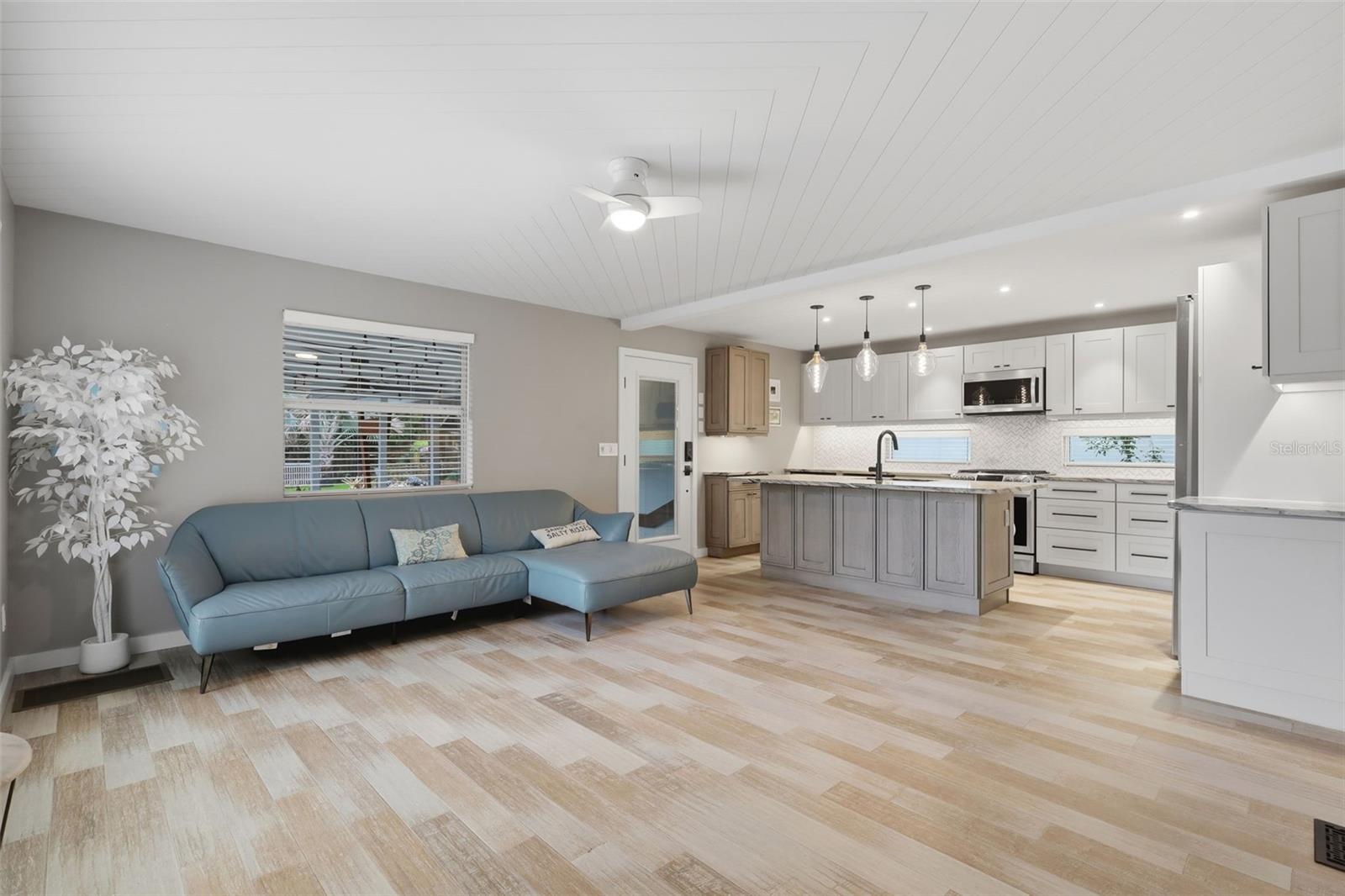 Image 16 of 32 For 306 Pine Street