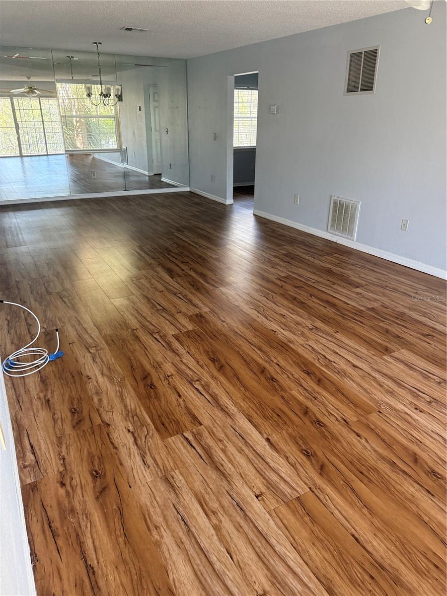 Image 2 of 18 For 4308 Clubside Drive 4308