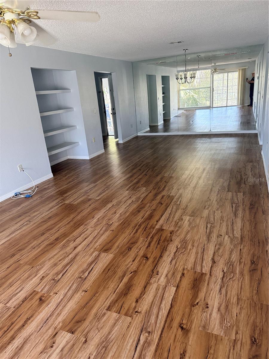 Image 3 of 18 For 4308 Clubside Drive 4308