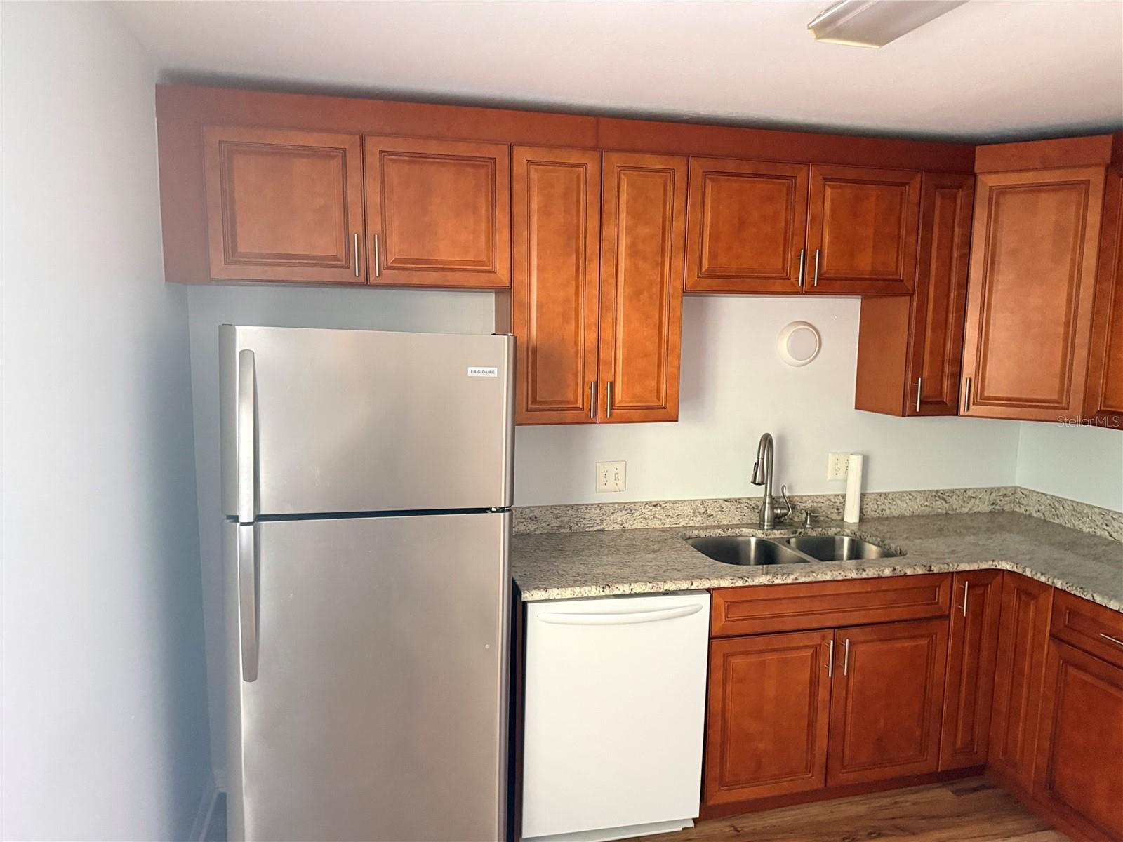 Image 7 of 18 For 4308 Clubside Drive 4308