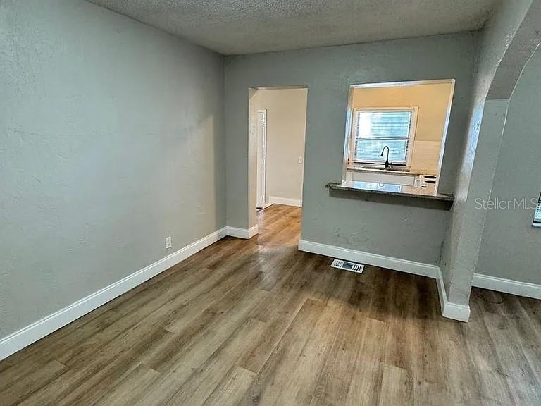 Image 4 of 12 For 601 Vera Street