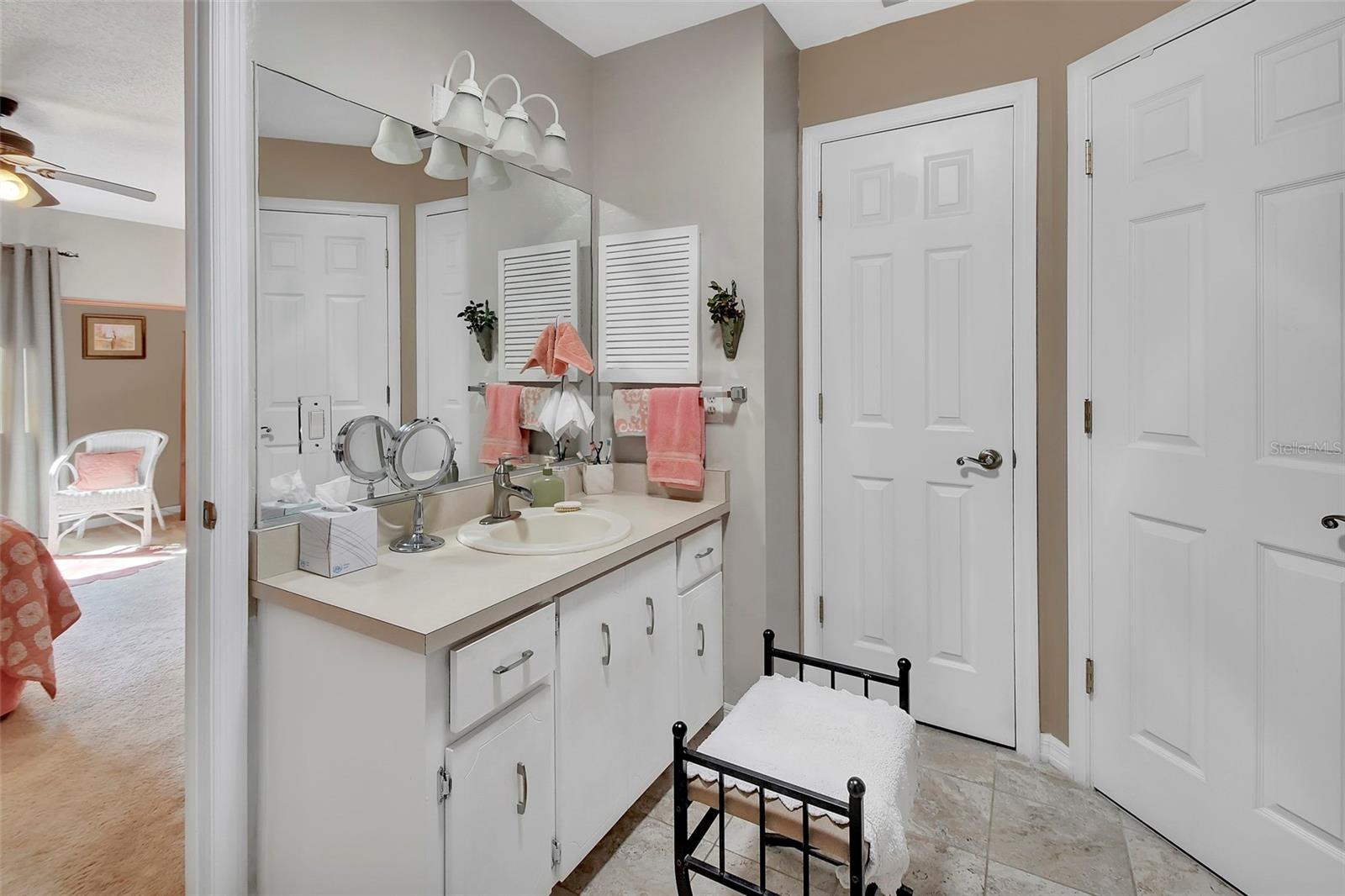 Image 18 of 38 For 890 Lancaster Road