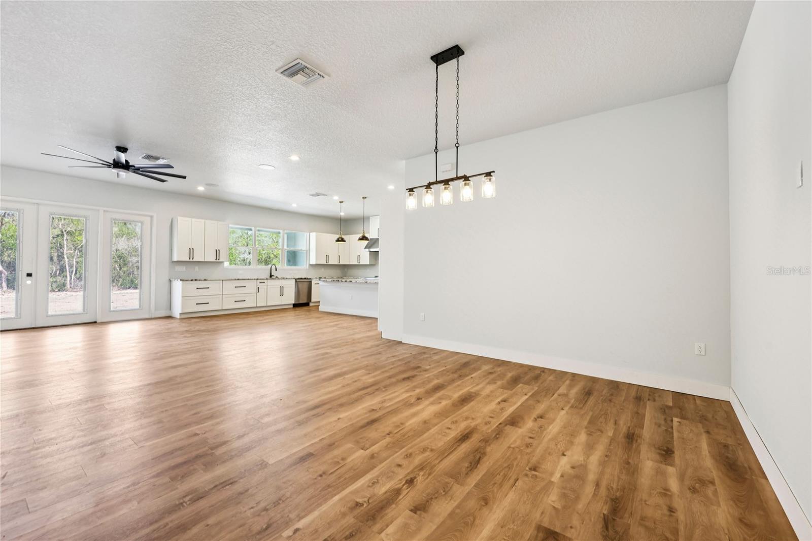 Image 13 of 42 For 351 Mitnik Drive