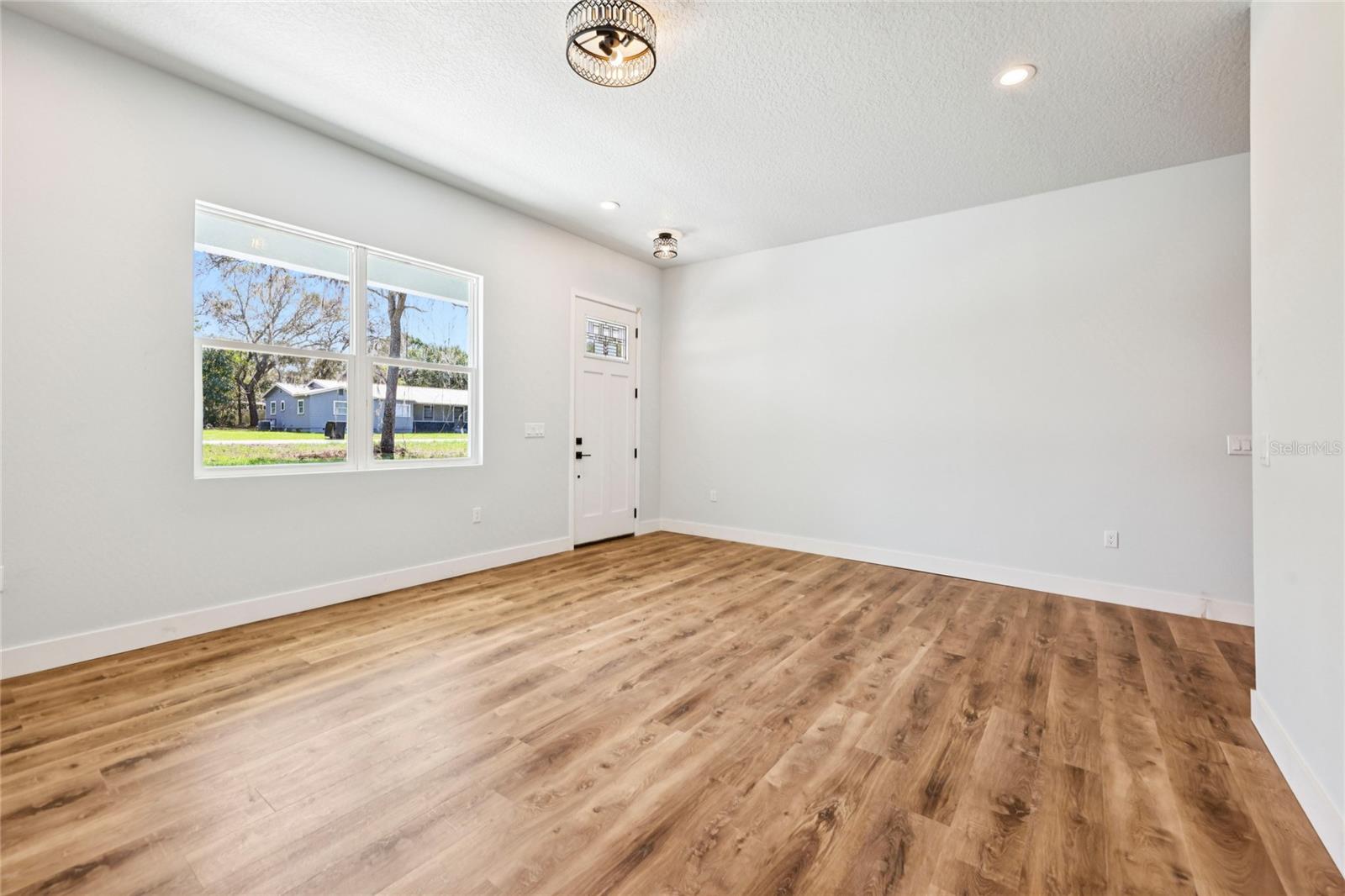 Image 17 of 42 For 351 Mitnik Drive