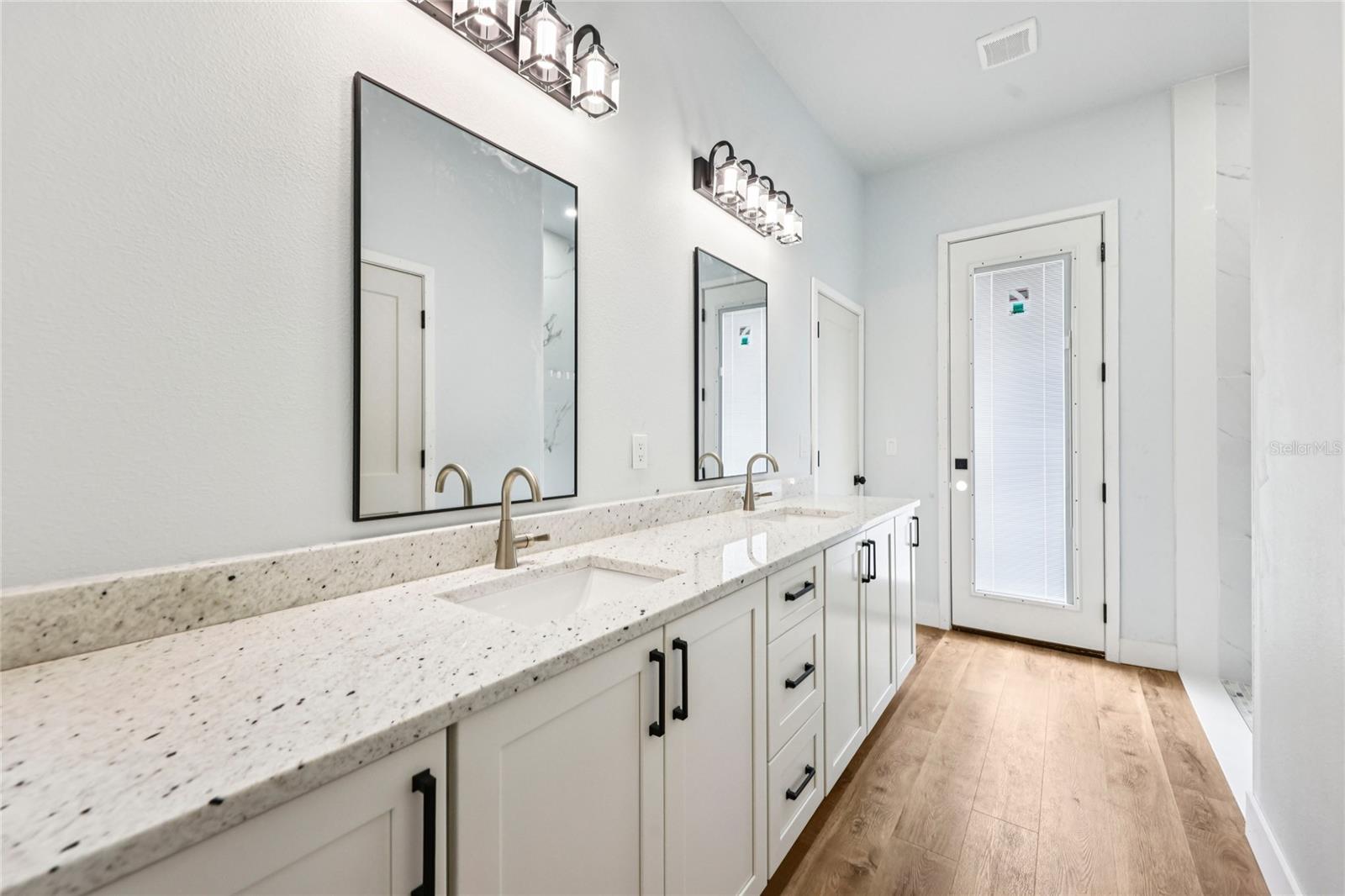 Image 25 of 42 For 351 Mitnik Drive