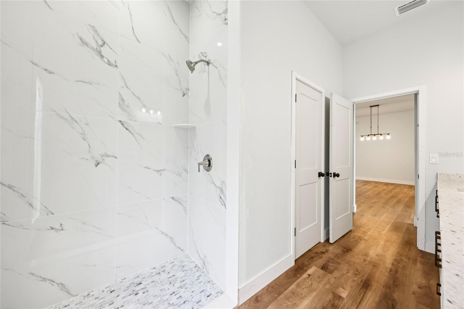 Image 27 of 42 For 351 Mitnik Drive