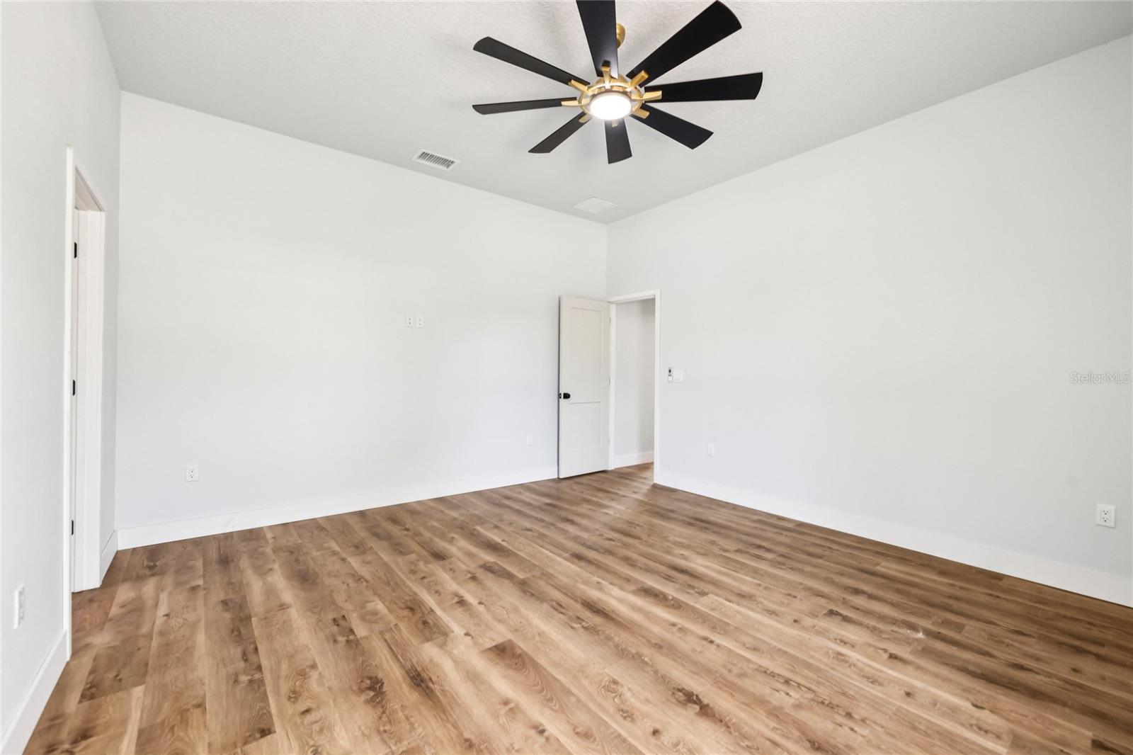 Image 29 of 42 For 351 Mitnik Drive