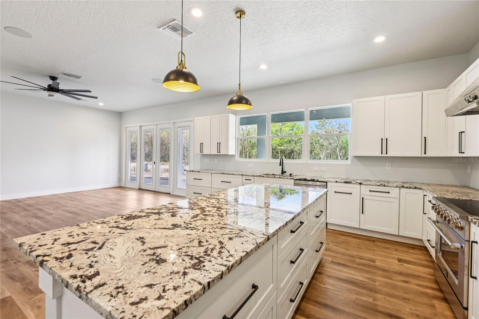 Image 8 of 42 For 351 Mitnik Drive