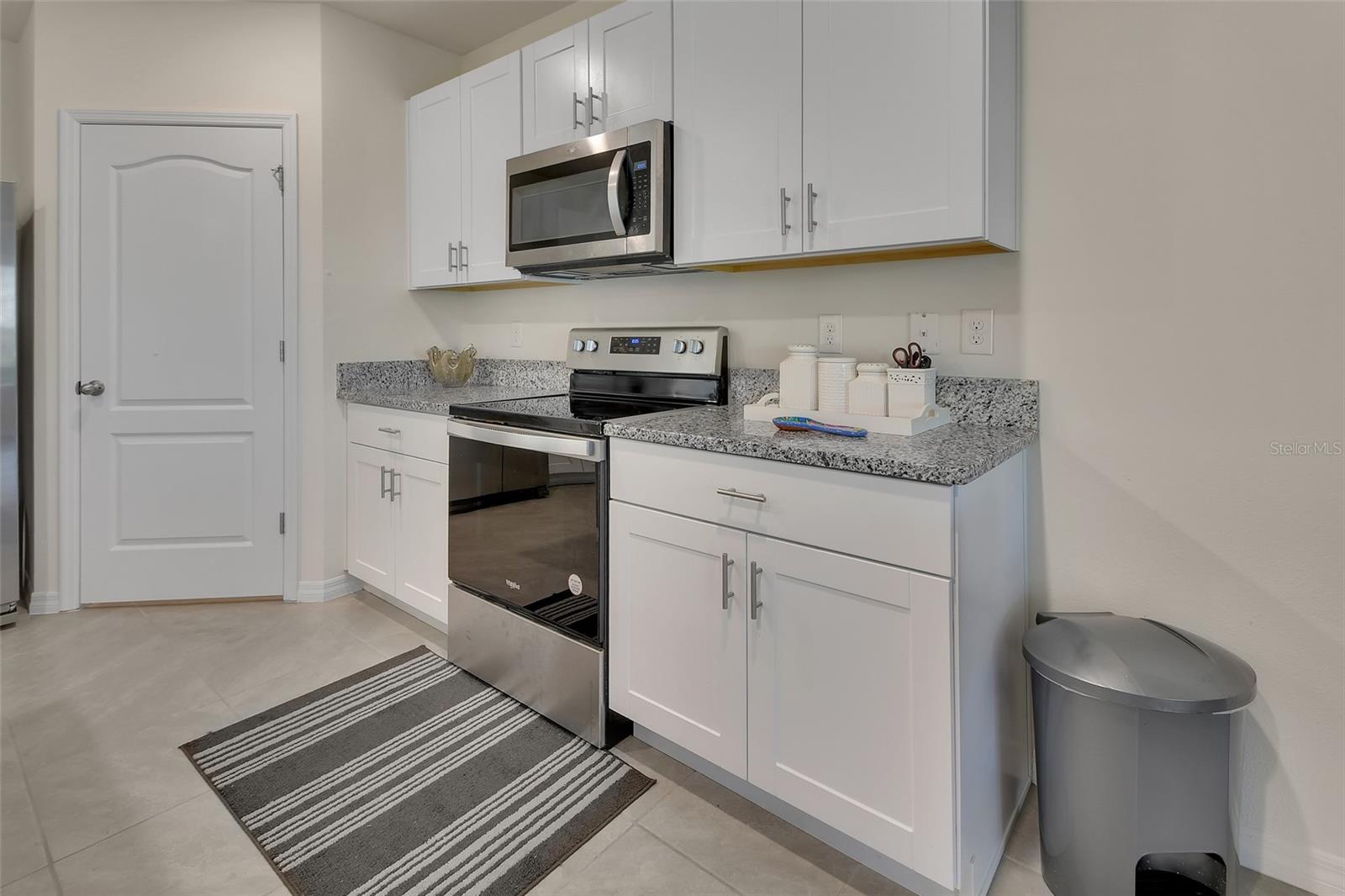 Image 17 of 44 For 533 Emily Glen Street