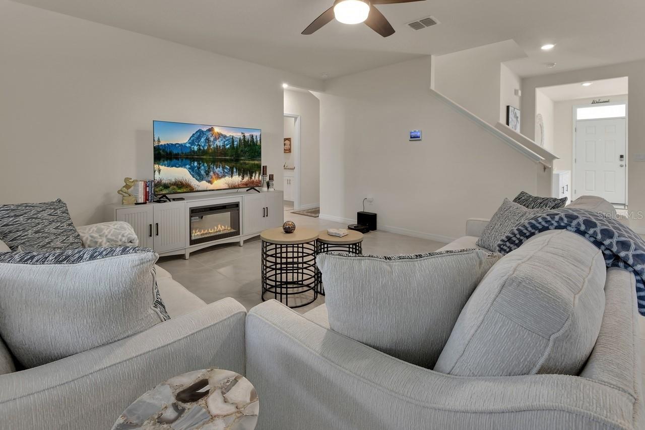 Image 28 of 44 For 533 Emily Glen Street