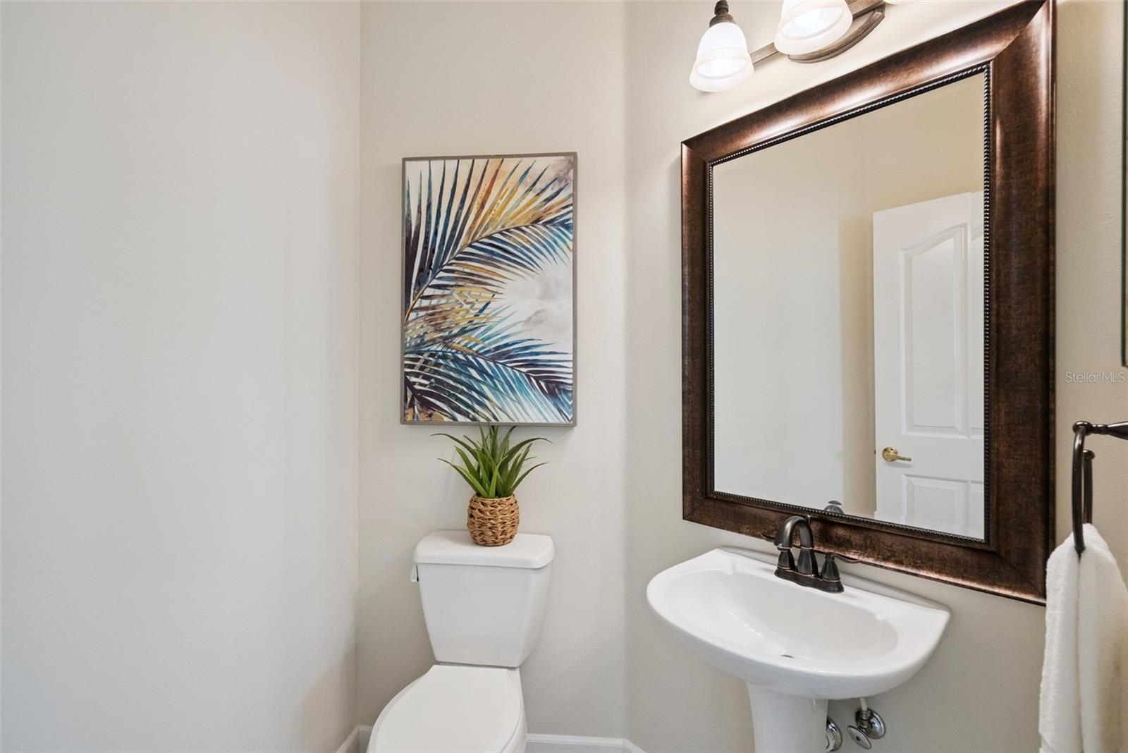 Image 14 of 41 For 232 Birdiewood Court