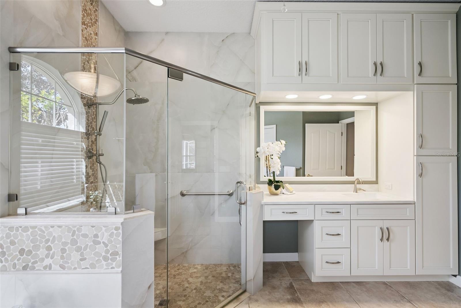 Image 18 of 41 For 232 Birdiewood Court