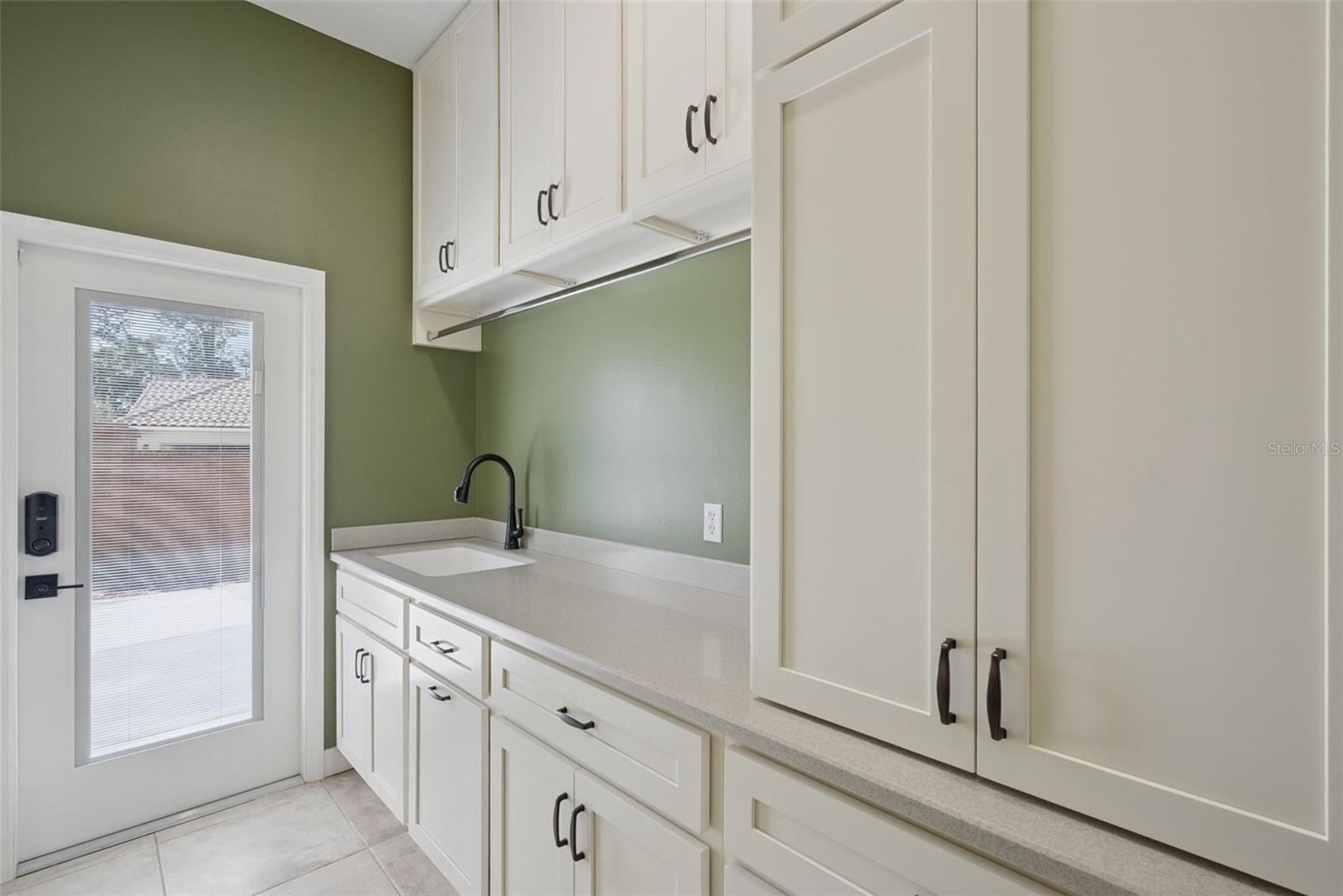 Image 25 of 41 For 232 Birdiewood Court