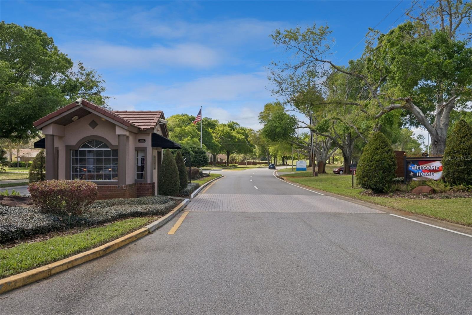 Image 32 of 41 For 232 Birdiewood Court