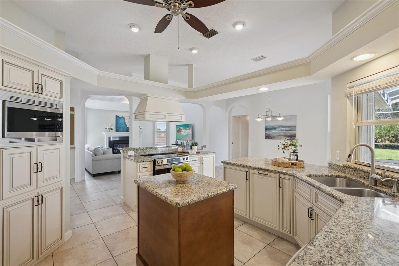 Image 9 of 41 For 232 Birdiewood Court