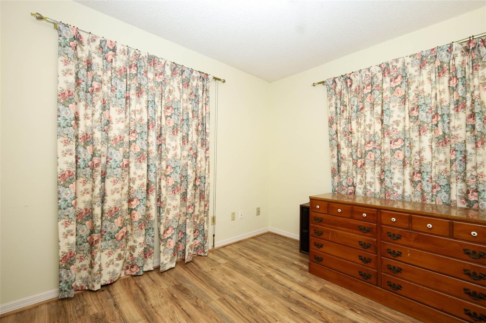 Image 30 of 55 For 504 Ridgewood Street