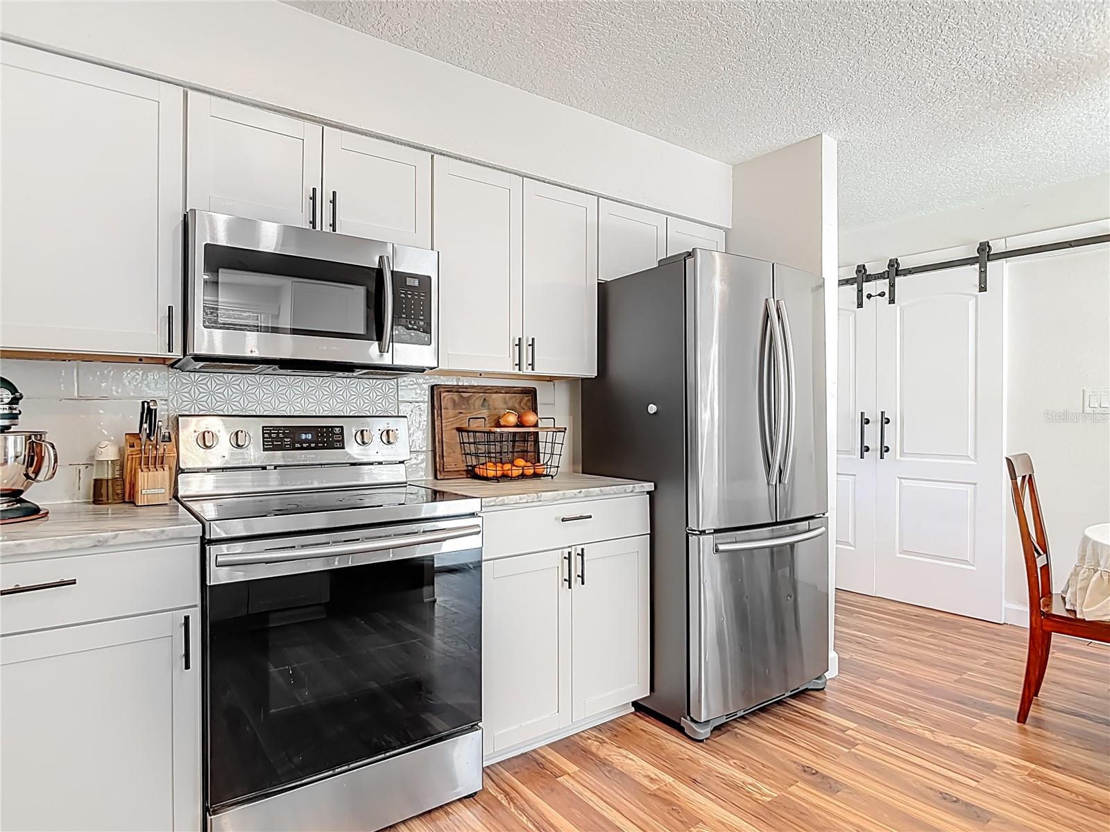 Listing photo id 11 for 624 New York Avenue